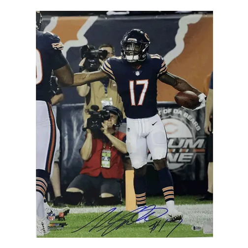 Anthony Miller Autographed Chicago Bears Football 16x20 Photo (Beckett)