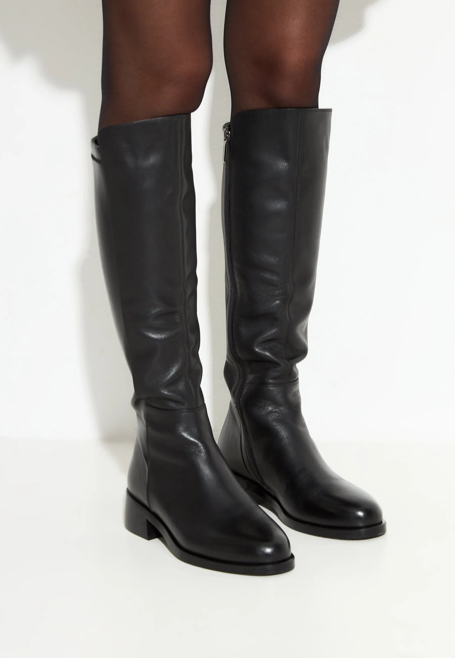 Classic Knee-High Boots Svi - Black