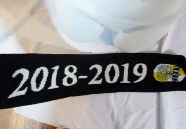 DIEHARD Scarves FOOTBALL CEDAR 2018-2019 Fringe Scarf Gold White Black