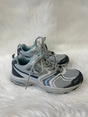 Shoes Athletic By LA GEAR  In Grey, Size: 6