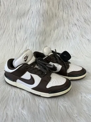 Shoes Athletic By Nike In Brown & Cream, Size: 9