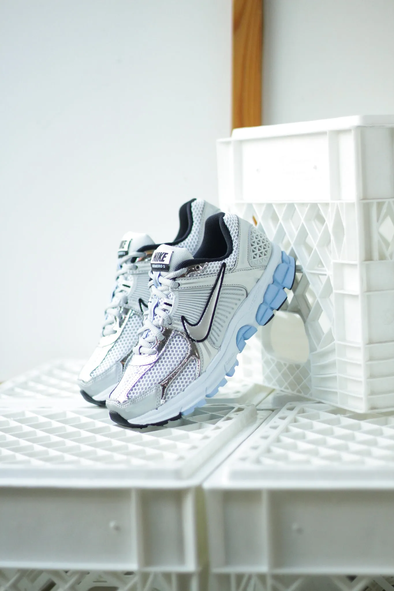 W ZOOM VOMERO 5 "METALLIC SILVER/PURE PLATINUM"