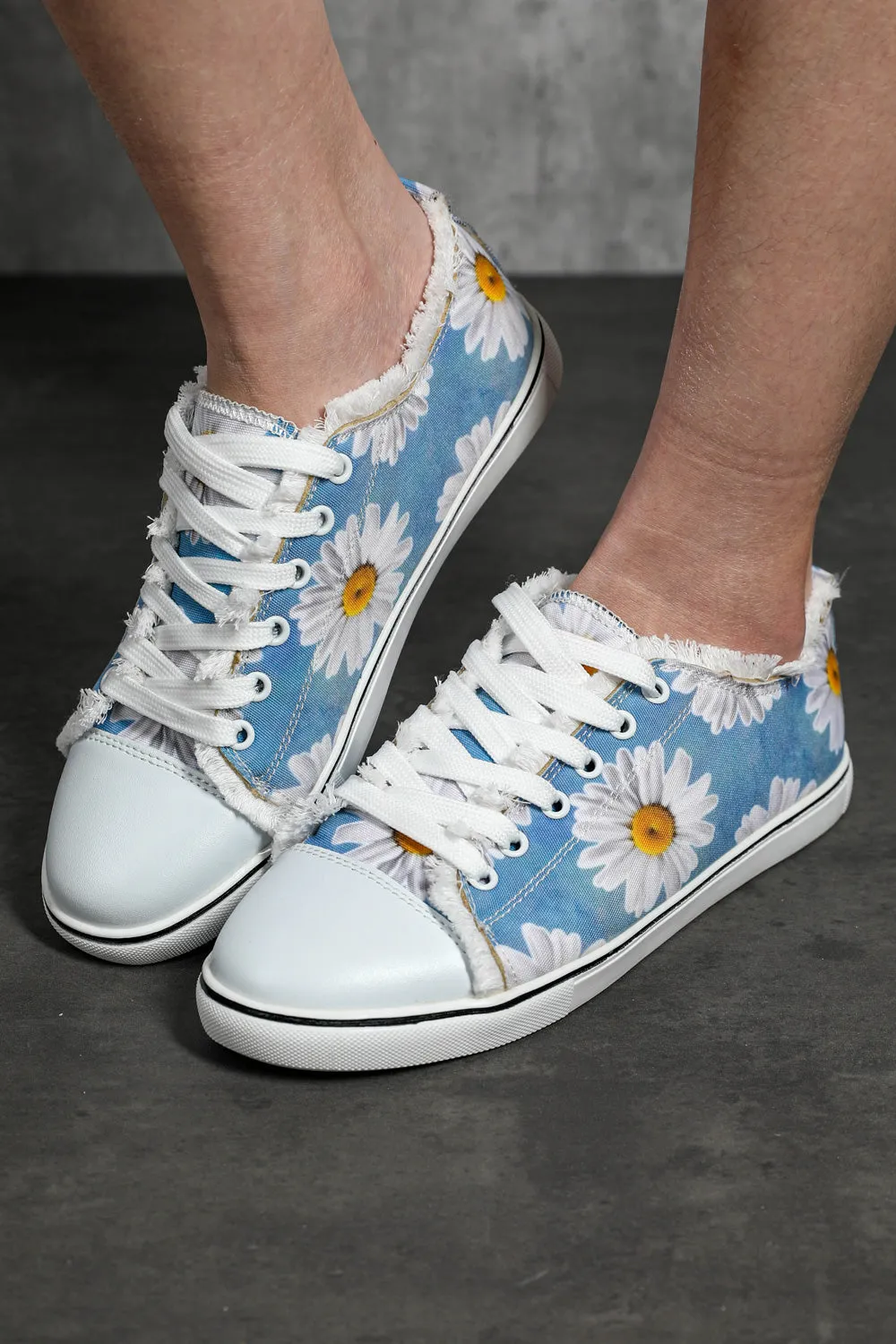 Women's Daisy Print Light Blue Ripped Flat Canvas Shoes