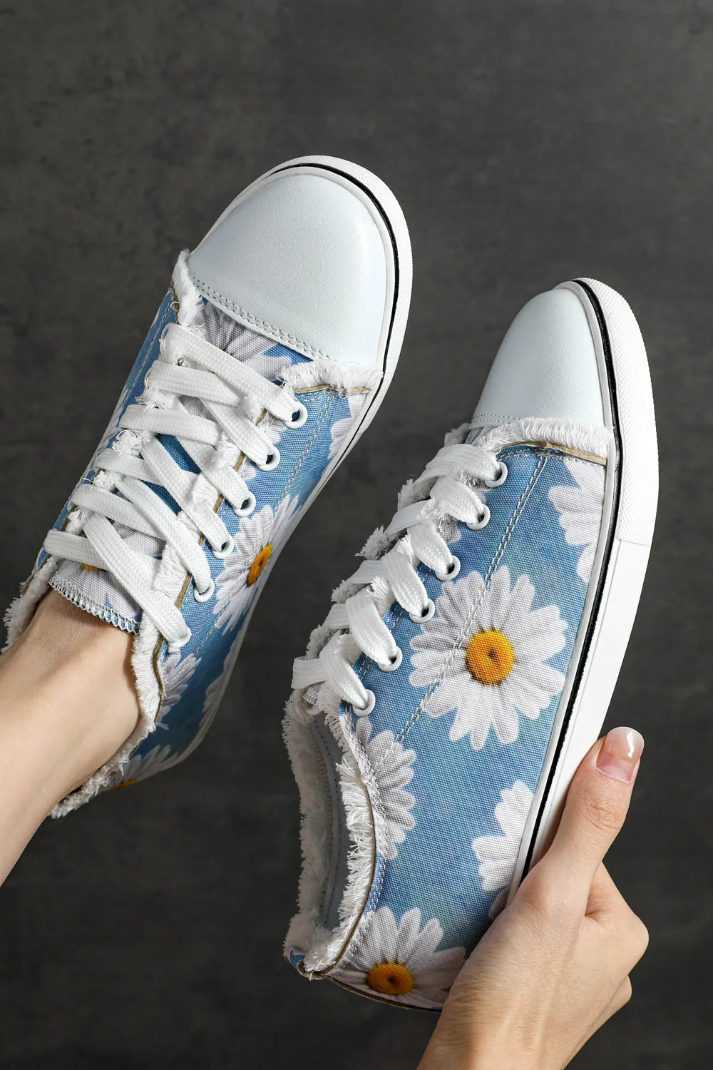 Women's Daisy Print Light Blue Ripped Flat Canvas Shoes